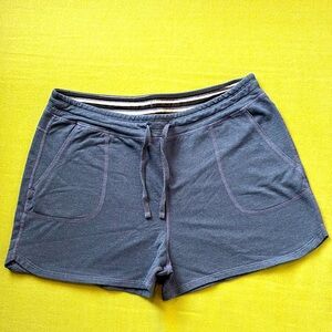 Patagonia women’s size L shorts - navy